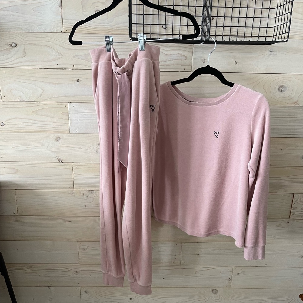 New Victoria secret velvet pajamas SMALL